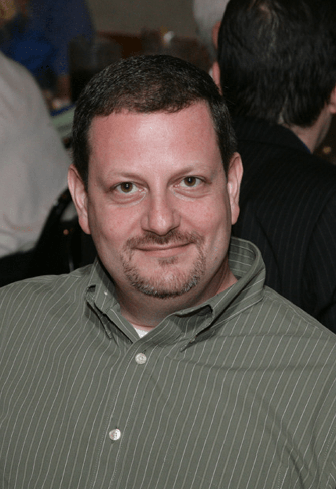 This image has an empty alt attribute; its file name is petrillo.png